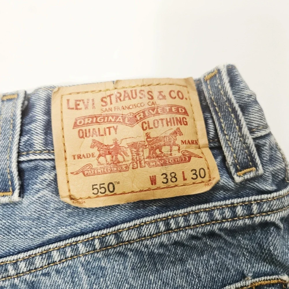 Levis 550 Jeans Mens 38x30 Light Wash Relaxed Fit Straight Leg Cotton Denim Work